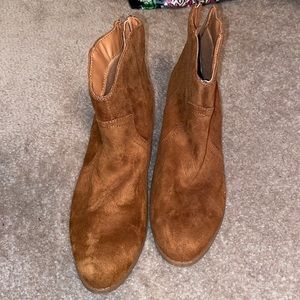 Charlotte Russe booties size 8